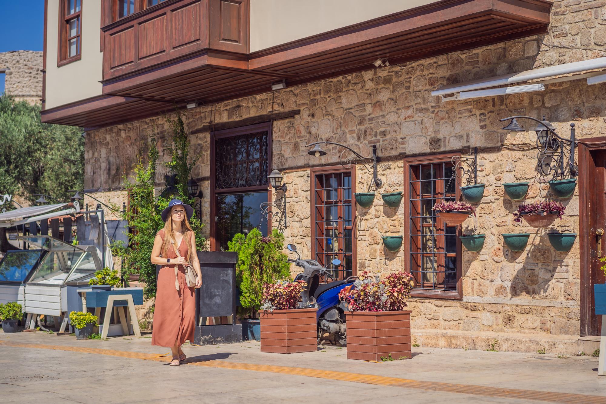 Suna ve İnan Kıraç Kaleiçi Müzesi