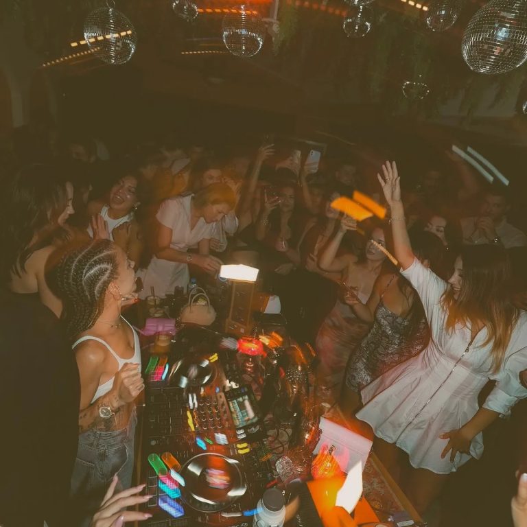 Off Cocktail Bar